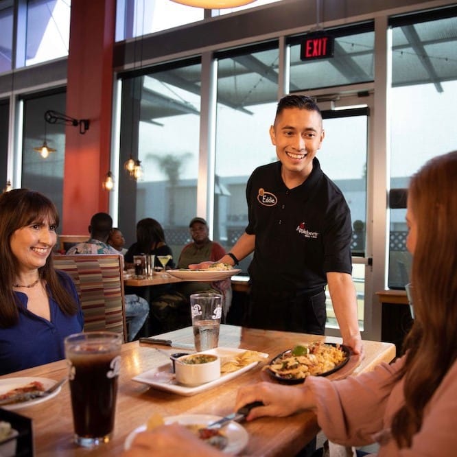 Toast Adds Applebee’s to Its Growing List of Restaurant Chains ...
